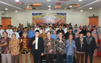 Halal bi halal celebration, FISIP presents retirees