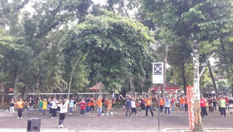 THE FACULTY OF SOCIAL AND POLITICAL SCIENCES (FISIP) AT THE UNIVERSITY OF JEMBER PROMOTES HEALTH AND SOLIDARITY THROUGH “FISIP SEHAT” PROGRAM